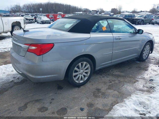 2013 Chrysler 200 Touring მანქანა იყიდება აუქციონზე, vin: 1C3BCBEG4DN678538, აუქციონის ნომერი: 44350838