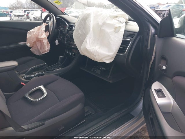 2013 Chrysler 200 Touring მანქანა იყიდება აუქციონზე, vin: 1C3BCBEG4DN678538, აუქციონის ნომერი: 44350838