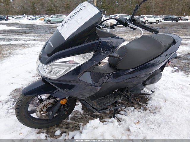 Honda Pcx 150 2017 RLHKF1809HY200731 Image 2