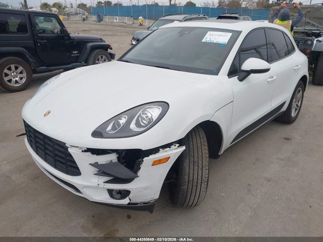 2017 PORSCHE MACAN WP1AA2A51HLB81299 Photo 1