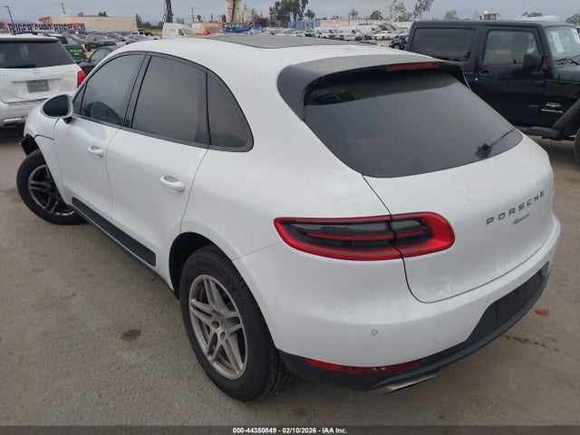 2017 PORSCHE MACAN WP1AA2A51HLB81299 Photo 2