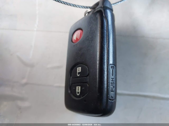 Toyota Prius Three 2015 JTDKN3DU0F1880001 Image 11