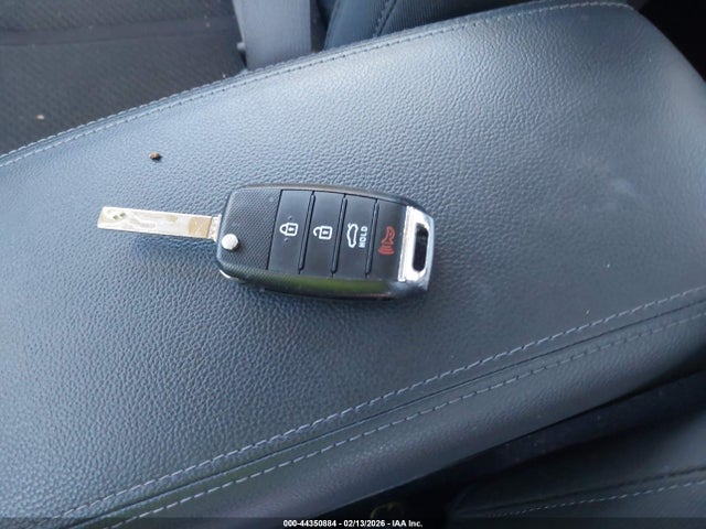 KNAGT4L35H5146828 KIA Optima Lx