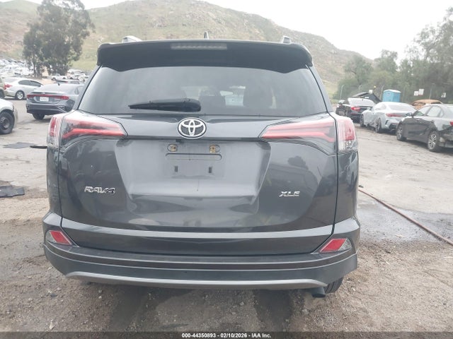 Toyota Rav4 Xle 2018 2T3WFREV9JW484491 Image 16