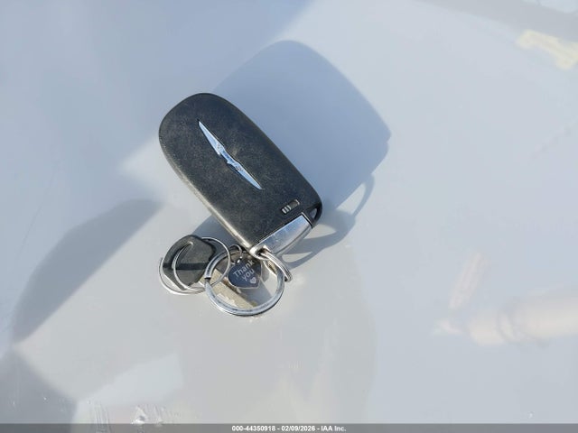 1C3CCCBG0FN596954 Chrysler 200 S