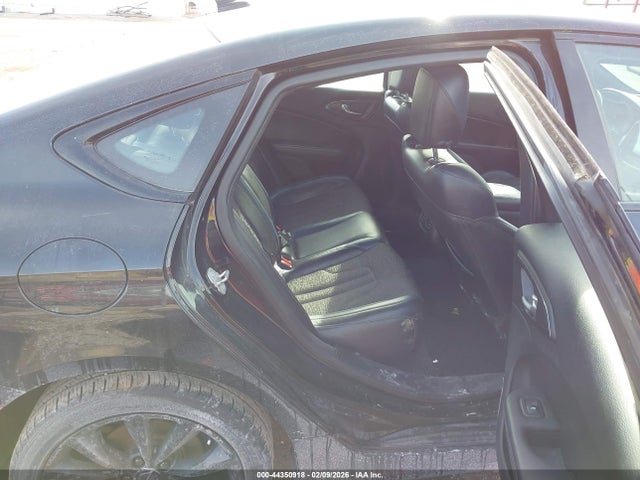 1C3CCCBG0FN596954 Chrysler 200 S
