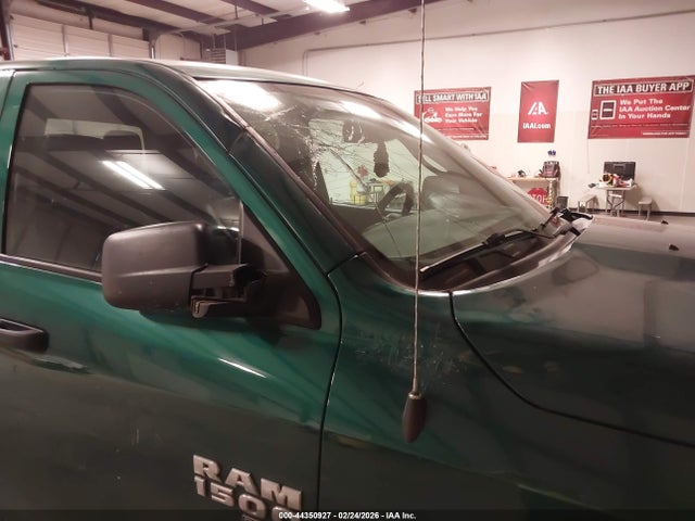 2021 Ram 1500 Classic Tradesman  4x4 5'7 Box მანქანა იყიდება აუქციონზე, vin: 3C6RR7KG6MG635197, აუქციონის ნომერი: 44350927