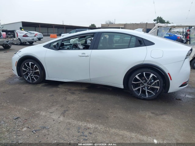 JTDACACUXP3002427 Toyota Prius Prime Xse