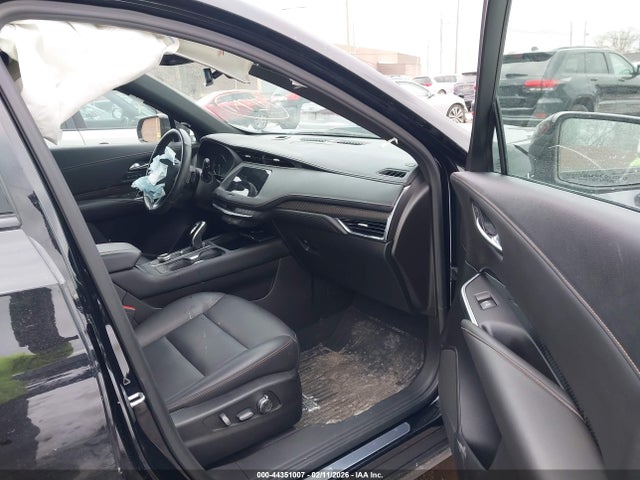 Продажа на аукционе авто 2021 Cadillac Xt4 Awd Sport, vin: 1GYFZFR47MF031302, номер лота: 44351007