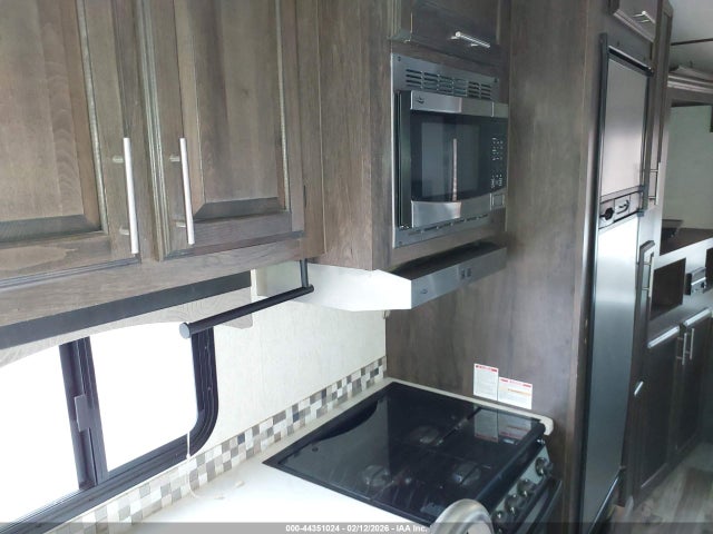 Продажа на аукционе авто 2018 Starcraft Solstice M-25res Sup, vin: 1SACS0BP8J2SF5069, номер лота: 44351024