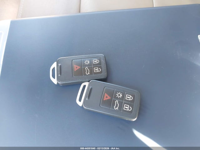 2016 VOLVO XC60 YV449MDM1G2867852 Photo 10