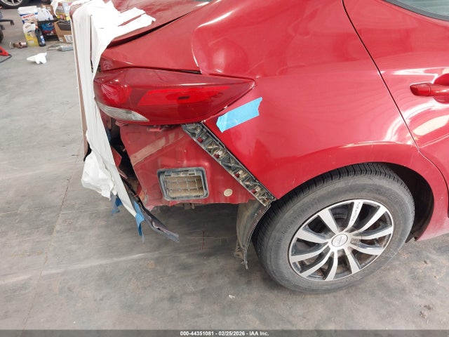 Hyundai ELANTRA SE 2018 5NPD74LF5JH357375 Image 12