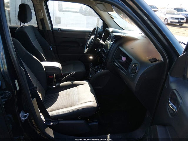 1C4NJPBA5ED849641 Jeep Patriot Sport
