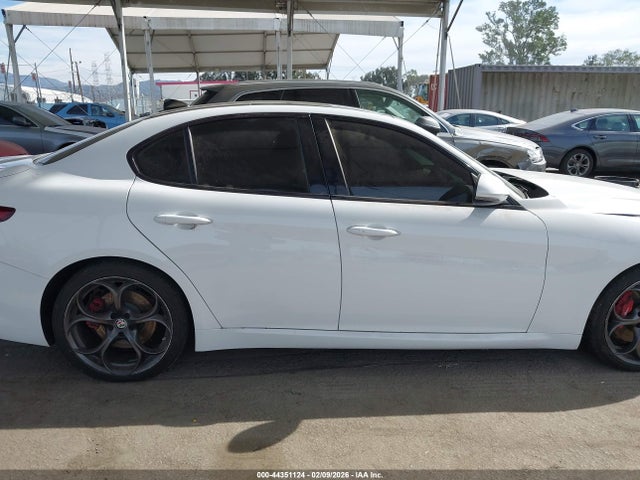 Alfa Romeo Giulia Ti Rwd 2017 ZARFAECN2H7560624 Image 14