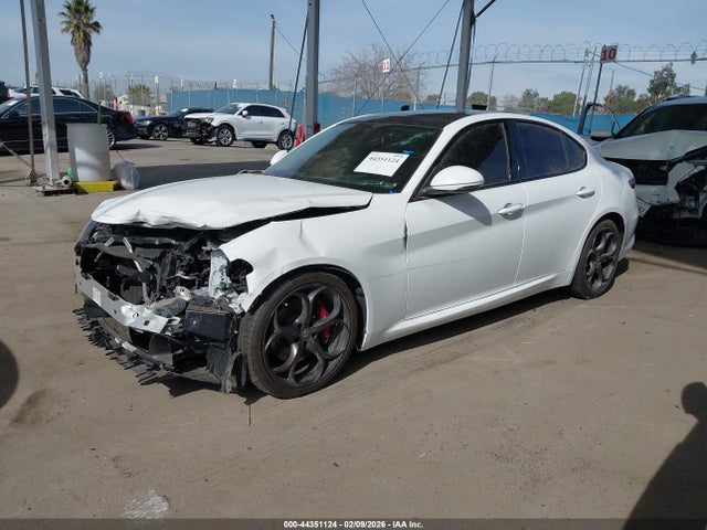 Alfa Romeo Giulia Ti Rwd 2017 ZARFAECN2H7560624 Image 2