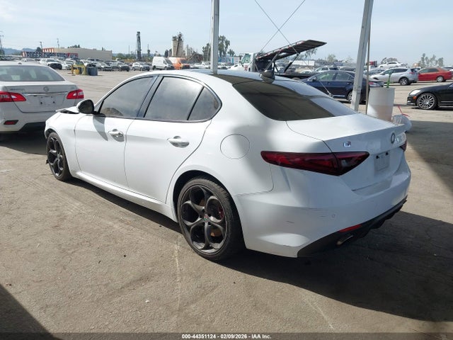 Alfa Romeo Giulia Ti Rwd 2017 ZARFAECN2H7560624 Image 3