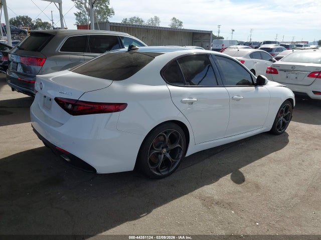 Alfa Romeo Giulia Ti Rwd 2017 ZARFAECN2H7560624 Image 4