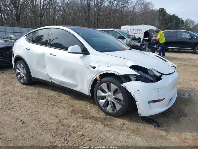 2024 TESLA MODEL Y 7SAYGDEE6RA266776 Photo 0