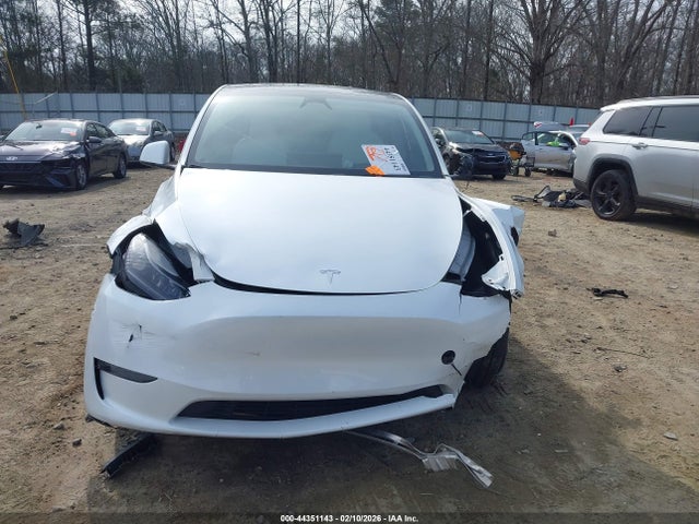 Продаж на аукціоні авто 2024 Tesla Model Y Long Range Dual Motor All-wheel Drive, vin: 7SAYGDEE6RA266776, номер лоту: 44351143