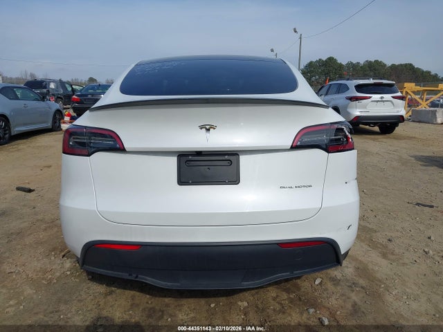 Продаж на аукціоні авто 2024 Tesla Model Y Long Range Dual Motor All-wheel Drive, vin: 7SAYGDEE6RA266776, номер лоту: 44351143