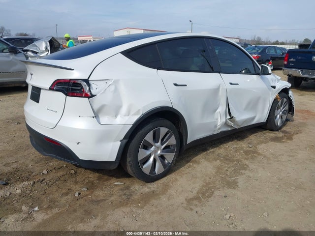 2024 TESLA MODEL Y 7SAYGDEE6RA266776 Photo 3