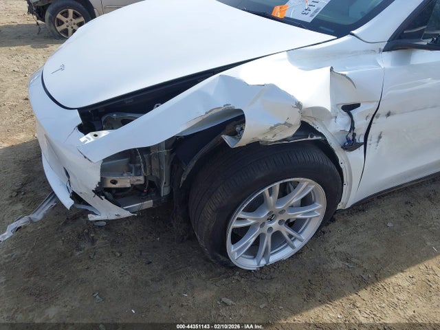 2024 TESLA MODEL Y 7SAYGDEE6RA266776 Photo 5