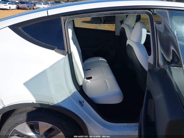 2024 TESLA MODEL Y 7SAYGDEE6RA266776 Photo 7