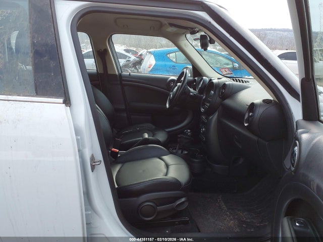 2016 MINI COUNTRYMAN WMWZC5C57GWU00208 Photo 4