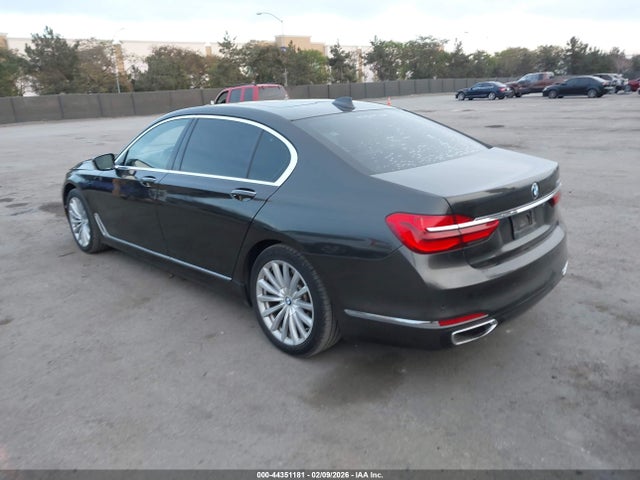2016 BMW 740I WBA7E2C58GG504328 Photo 2