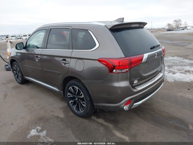 2018 MITSUBISHI OUTLANDER PHEV JA4J24A52JZ030768 Photo 2