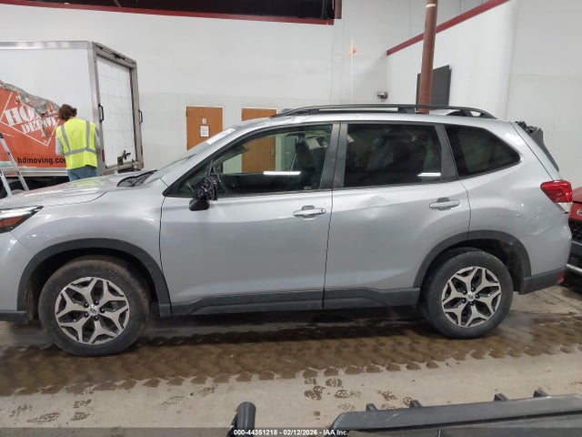 44351218 :رقم المزاد ، JF2SKACC0RH510542 vin ، 2024 Subaru Forester Premium مزاد بيع