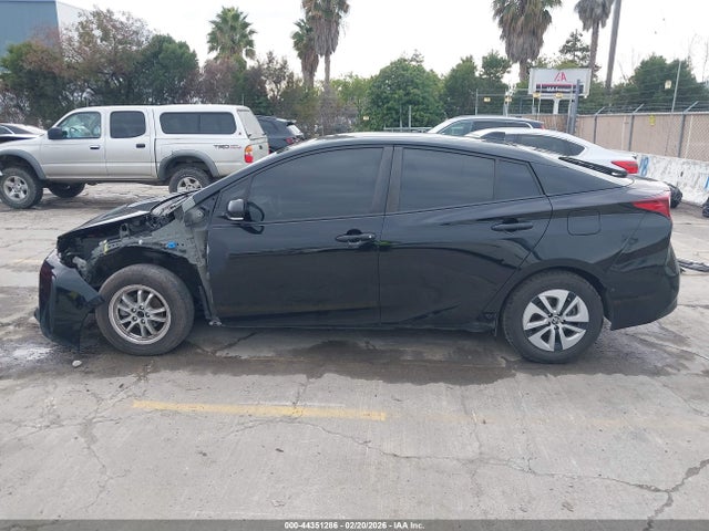 JTDKARFU2L3108904 Toyota Prius Le