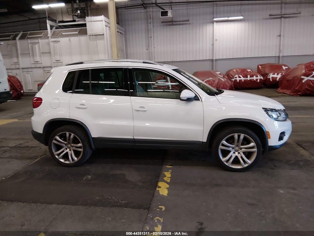 2012 Volkswagen Tiguan Sel მანქანა იყიდება აუქციონზე, vin: WVGAV7AX4CW552141, აუქციონის ნომერი: 44351311