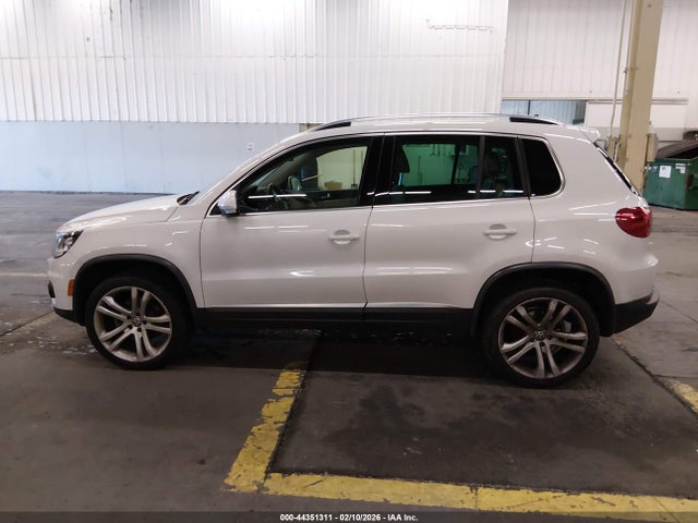 2012 Volkswagen Tiguan Sel მანქანა იყიდება აუქციონზე, vin: WVGAV7AX4CW552141, აუქციონის ნომერი: 44351311
