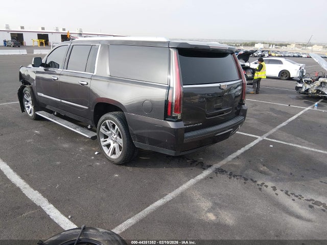 2017 CADILLAC ESCALADE ESV 1GYS3JKJ9HR117797 Photo 2