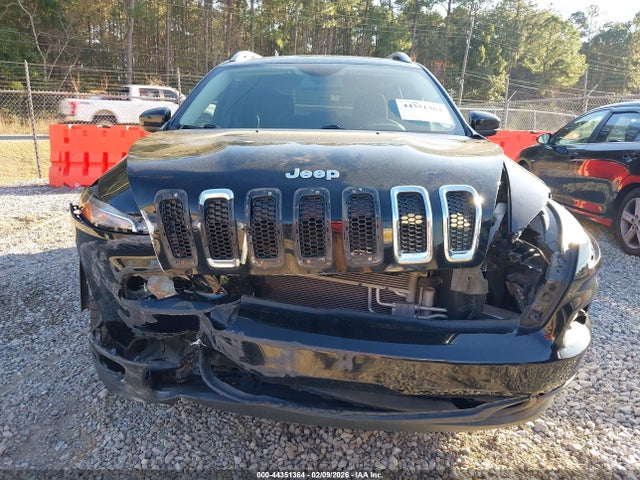 1C4PJLCB2JD537456 Jeep Cherokee Latitude Fwd