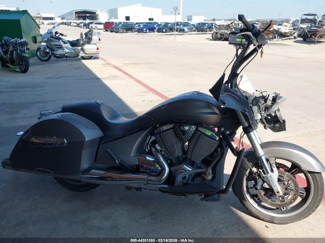 Victory Motorcycles Cross Country 2014 5VPDW36N7E3037512 Image 13