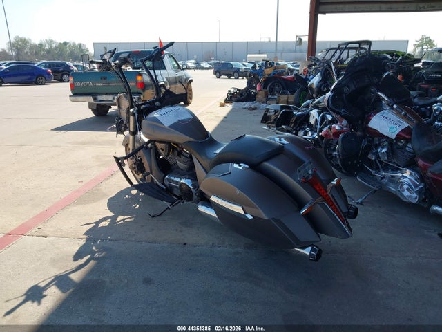 Victory Motorcycles Cross Country 2014 5VPDW36N7E3037512 Image 3