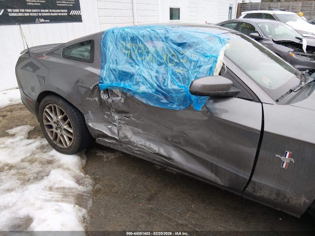 1ZVBP8AM7E5218433 Ford Mustang V6 Premium