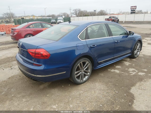 1VWAT7A35GC047785 Volkswagen Passat 1.8t R-line