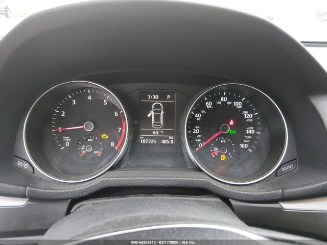 1VWAT7A35GC047785 Volkswagen Passat 1.8t R-line