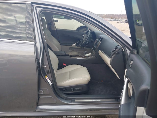 44351414 :رقم المزاد ، JTHCF5C2XC5058970 vin ، 2012 Lexus Is 250 مزاد بيع