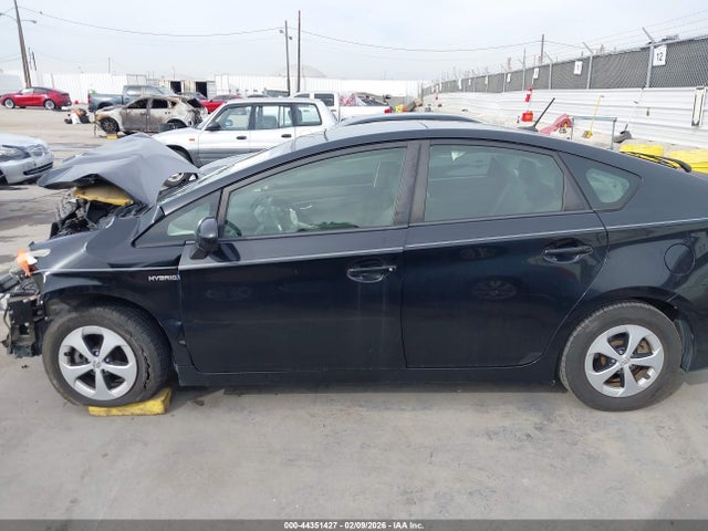 Toyota Prius Four 2014 JTDKN3DU7E1751414 Image 15