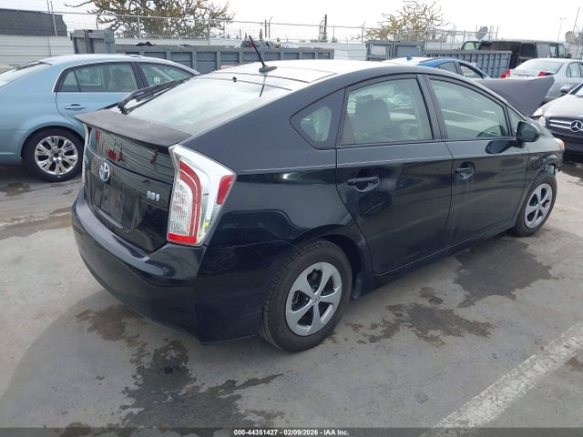 Toyota Prius Four 2014 JTDKN3DU7E1751414 Image 4