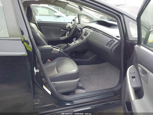 Toyota Prius Four 2014 JTDKN3DU7E1751414 Image 5