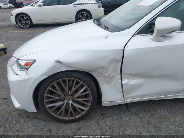 Lexus IS 200T 2016 JTHBA1D26G5014410 Image 19
