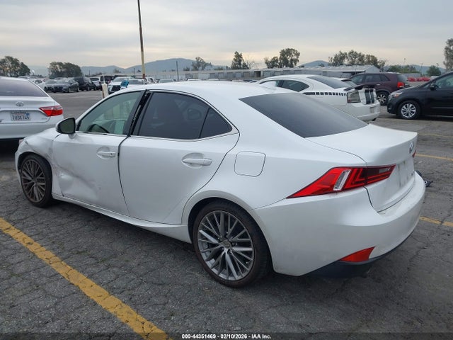 Lexus IS 200T 2016 JTHBA1D26G5014410 Image 3