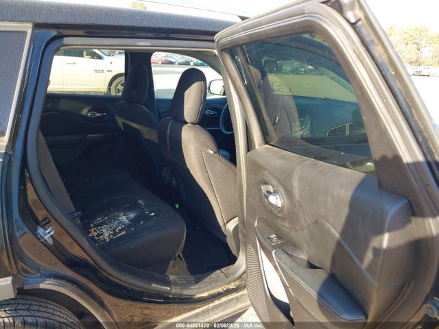 1C4PJLCB0LD586450 Jeep Cherokee Latitude Fwd