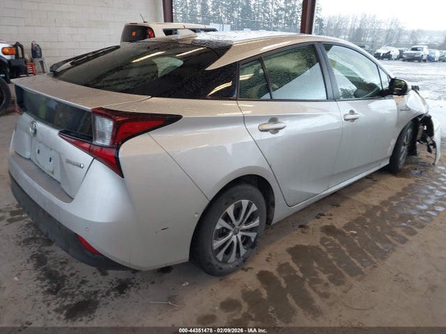 JTDL9MFU4M3025802 Toyota Prius Le Awd-e