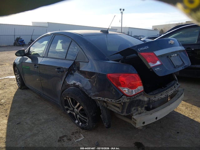 2016 CHEVROLET CRUZE LIMITED 1G1PC5SH4G7162911 Photo 2